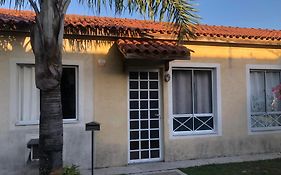 Casa Exclusiva a 400 Metros da Praia em Manguinhos - Condomínio com Vigilância 24hs